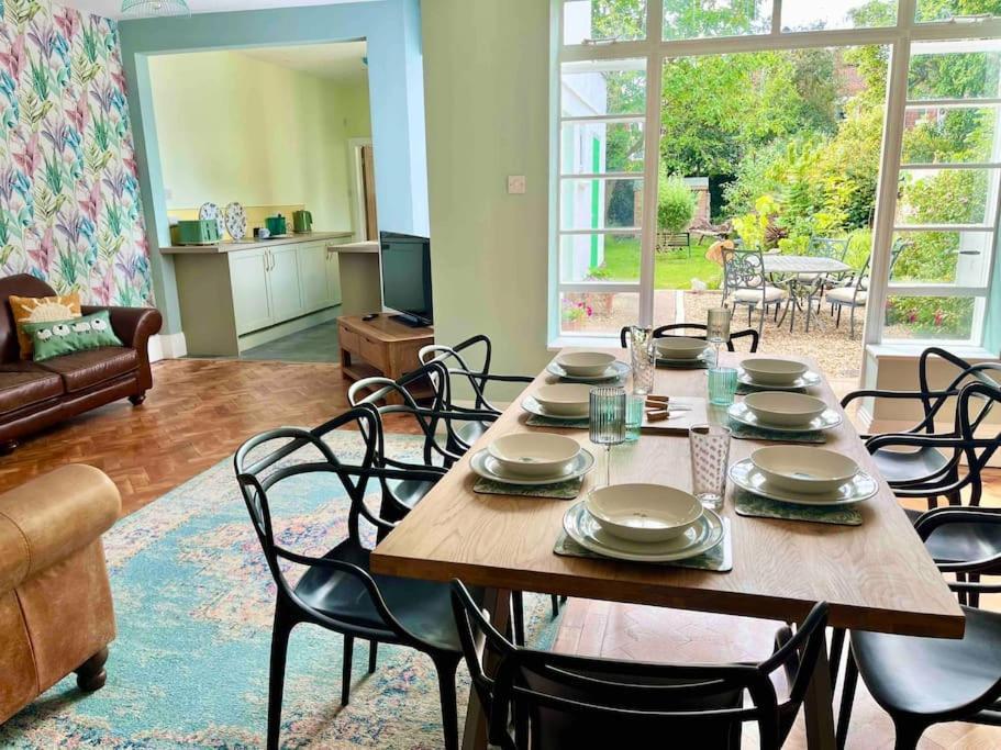 Spacious Semi-Detached Southsea House, Free Parking On Drive Portsmouth Exterior foto