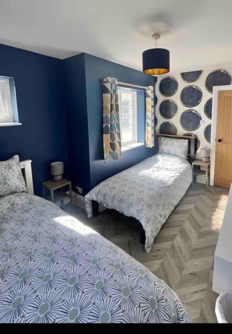 Spacious Semi-Detached Southsea House, Free Parking On Drive Portsmouth Exterior foto