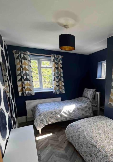 Spacious Semi-Detached Southsea House, Free Parking On Drive Portsmouth Exterior foto